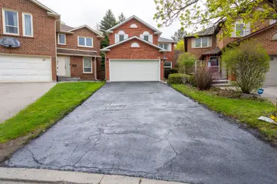 15 Kilbarry Court, Richmond Hill, On L4c 6m8