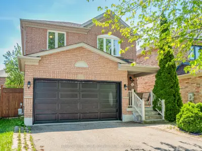 70 Shoniker Drive, Newmarket, On L3x 2y7