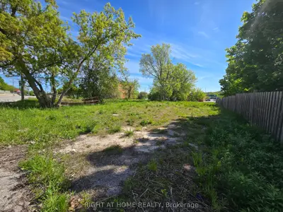 455 The Queensway South, Georgina, On, L4p 2c9