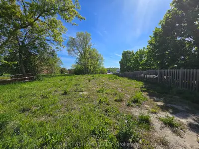 455 The Queensway South, Georgina, On L4p 2c9