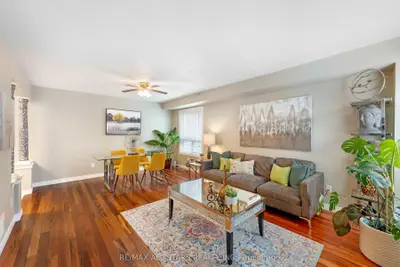 18 Reddenhurst Crescent, Georgina, On L4p 4g1