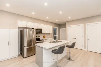 23 Delta Crescent Apartment, East Gwillimbury, On L9n 1g2