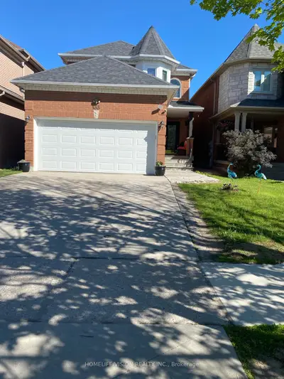 133 Austinpaul Drive Lower, Newmarket, On L3x 2k6