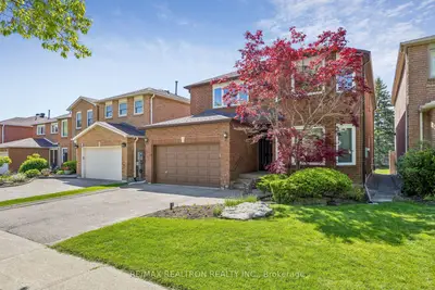 37 Dundurn Crescent, Vaughan, On L4j 6z2