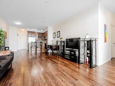 65 Oneida Crescent 1010, Richmond Hill, On L4b 4t9