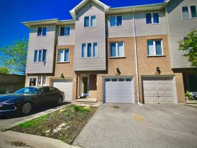 380 Riddell Court, Newmarket, On L3y 8m8