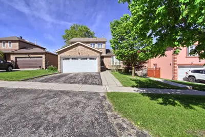 3 Tower Court, Bradford West Gwillimbury, On L3z 2v2