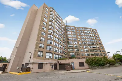 250 Davis Drive 906, Newmarket, On L3y 7t7