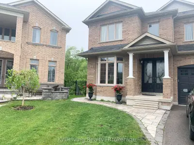 162 Art West Avenue Lower, Newmarket, On L3x 0c1