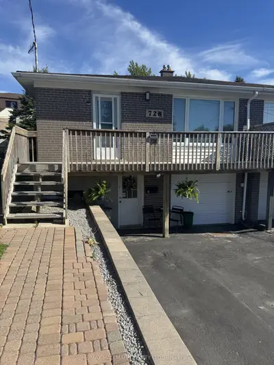 728 Sunnypoint Drive, Newmarket, On L3y 2z8