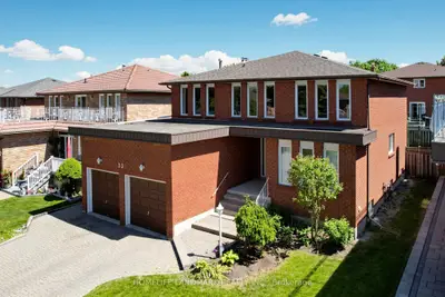 33 Dundee Crescent, Markham, On L3r 8y7