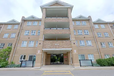 Condo Apartment in Whitchurch-Stouffville
