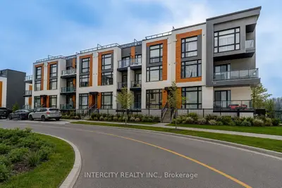 11 David Eyer Road 1504, Richmond Hill, On L4s 0n3