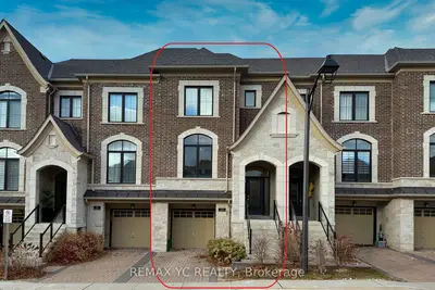 33 Duncombe Lane, Richmond Hill, On L4c 1c2