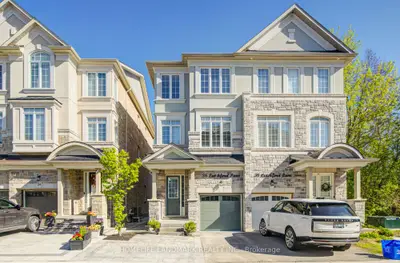 Semi-Detached in Richmond Hill