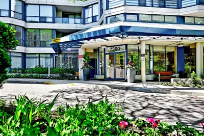 Condo Apartment in Vaughan