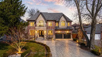 74 Yongehurst Road, Richmond Hill, On L4c 3t2