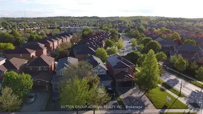 470 Doubletree Lane, Newmarket, On L3x 2e9