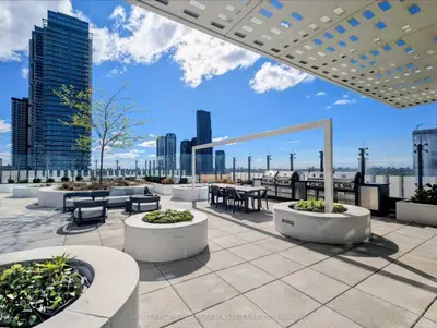 Condo Apartment in Vaughan