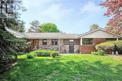 Detached in Newmarket