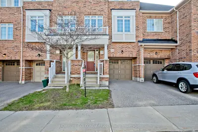 Condo Townhouse in Markham