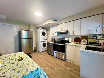 Lower Level in Whitchurch-Stouffville