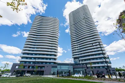 Condo Apartment in Vaughan