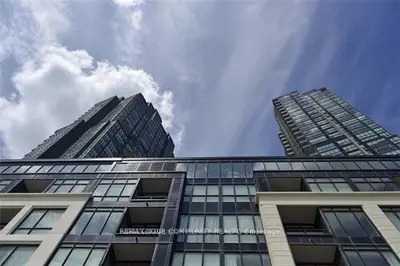 Condo Apartment in Vaughan