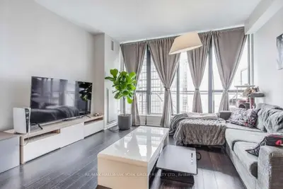 Condo Apartment in Vaughan