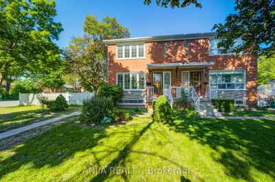 Semi-Detached in Richmond Hill