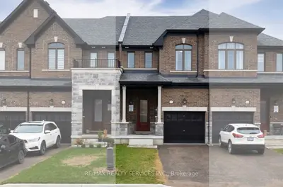 Att/Row/Townhouse in Innisfil