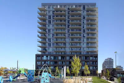 185 Deerfield Road 305, Newmarket, On L3y 0g7