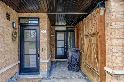 Condo Townhouse in Vaughan