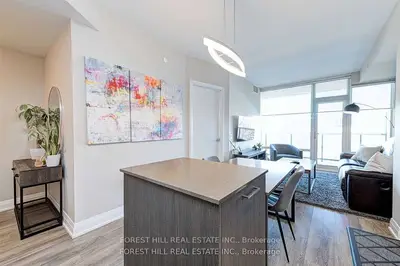 Condo Apartment in Vaughan