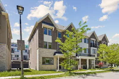 Att/Row/Townhouse in Markham