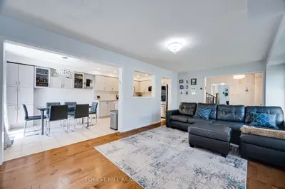 59 Banbrooke Crescent, Newmarket, On L3x 2w9