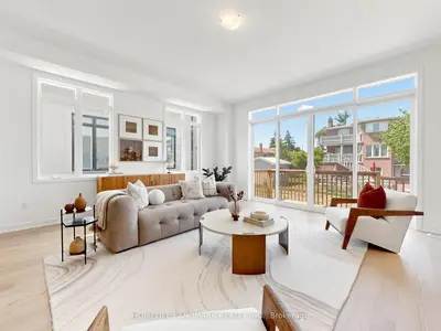 Semi-Detached in Richmond Hill
