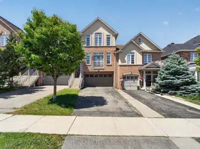 Att/Row/Townhouse in Vaughan