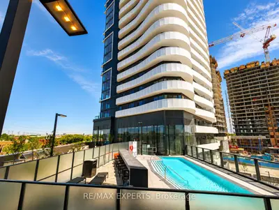 Condo Apartment in Vaughan