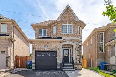 356 Rannie Road, Newmarket, On L3x 2n1