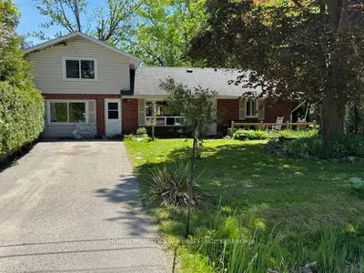 Detached in Essa
