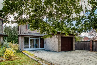 20 Valhalla Court, Aurora, On L4g 5w3