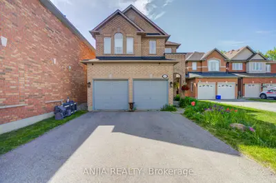 132 Estate Garden Drive, Richmond Hill, On L4e 3x8