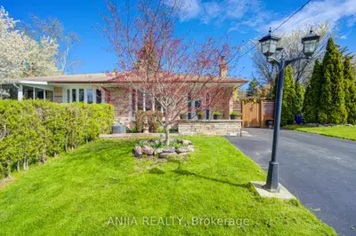 24 Friar Tuck Road, Markham, On L3p 1l9