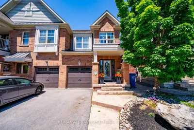 Att/Row/Townhouse in Whitchurch-Stouffville