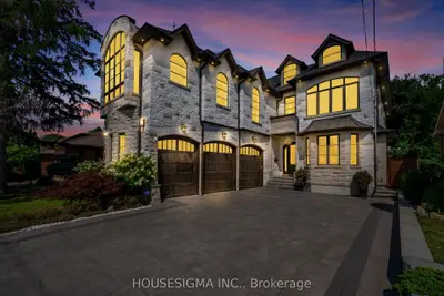 102 Oxford Street, Richmond Hill, On L4c 4l5