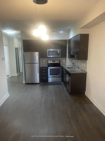 Condo Apartment in Vaughan