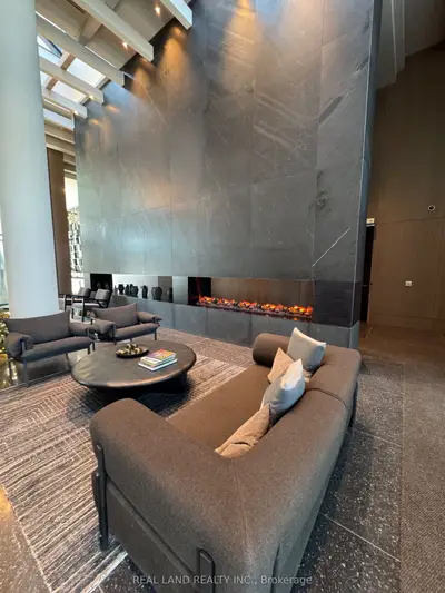 Condo Apartment in Vaughan