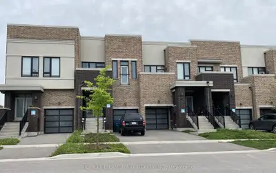 Att/Row/Townhouse in Richmond Hill