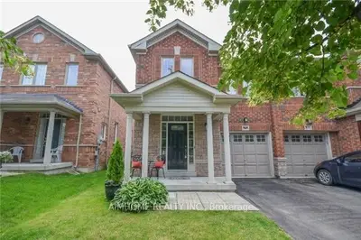 969 Oaktree Crescent, Newmarket, On L3x 2z2